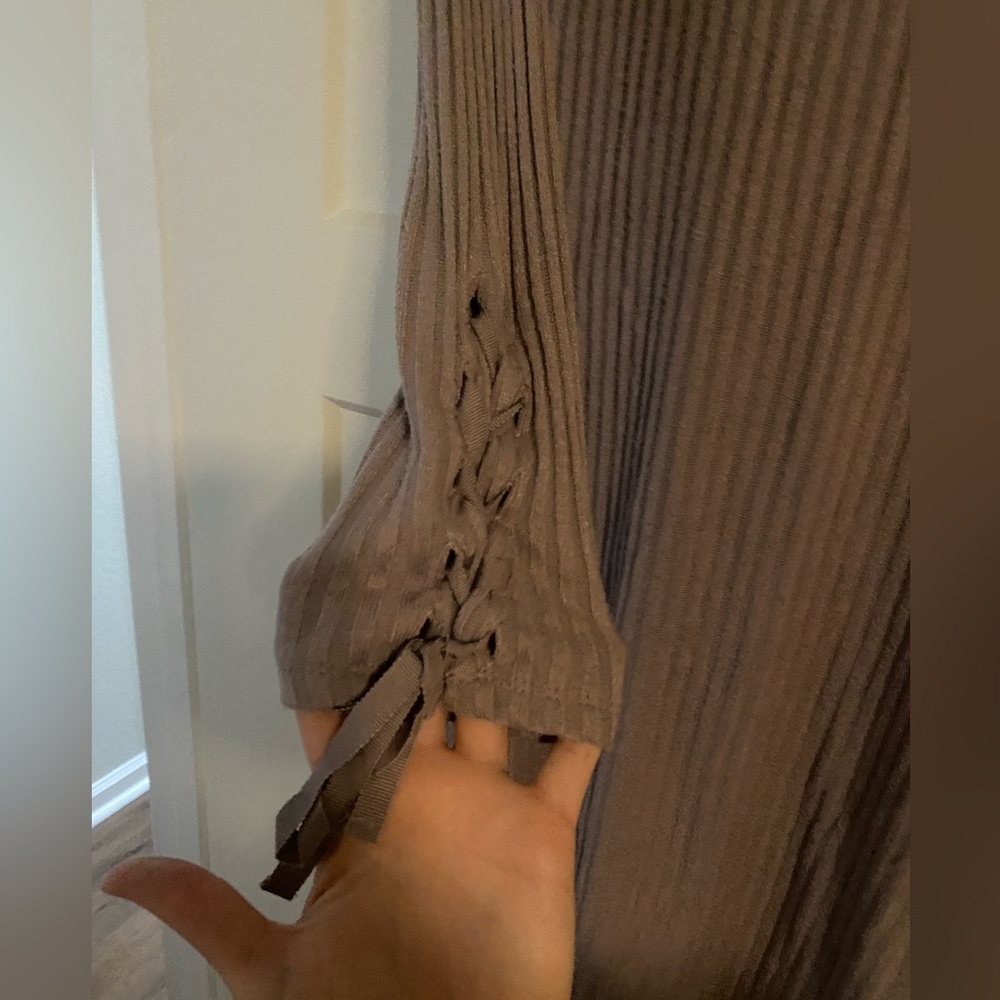 Dress - Picture 3 of 3
